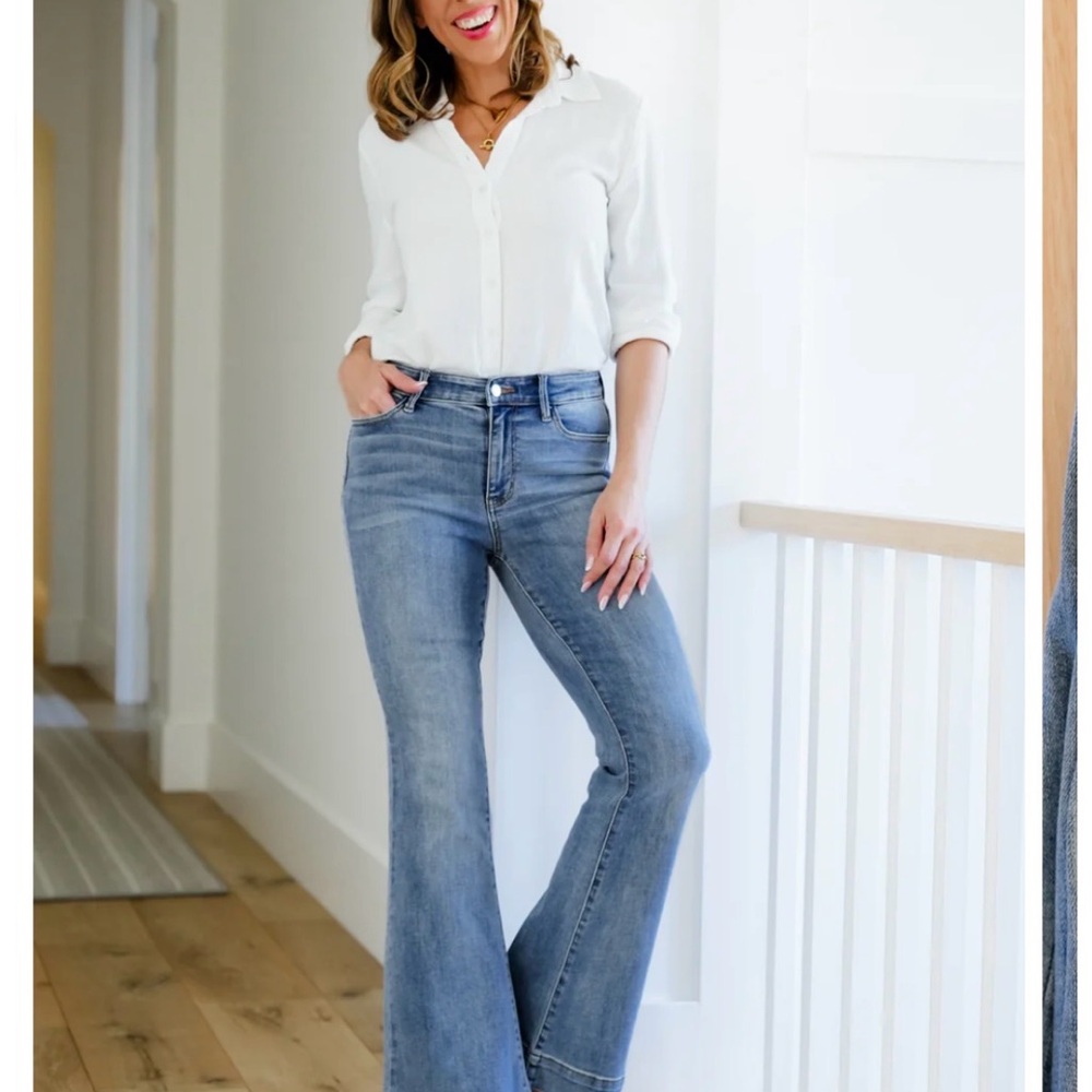 Judy Blue Light Blue High-Rise Flare Jeans